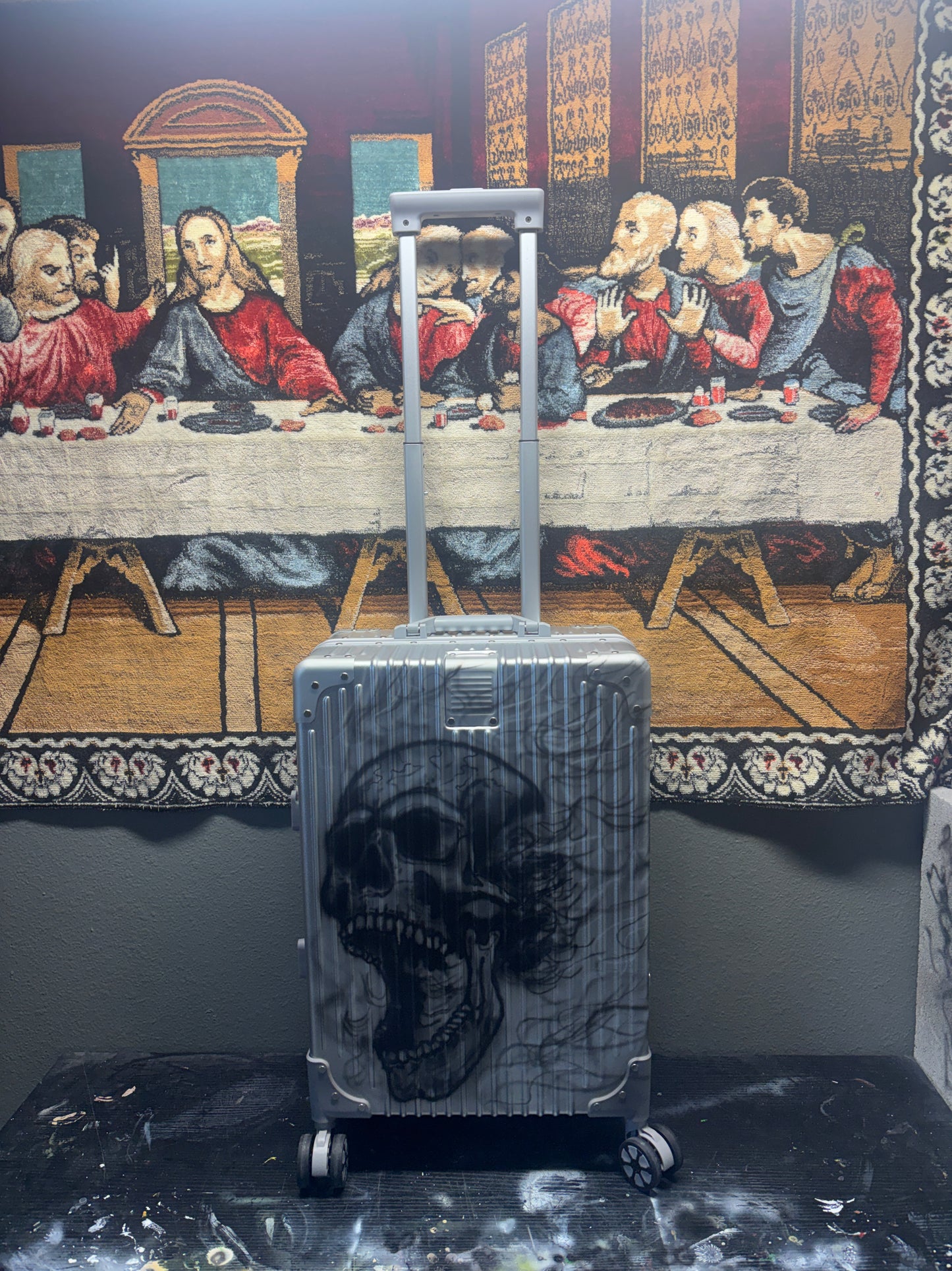1of1 VEEZE 20in CARRY ON Skull Flame airbrush suitcase