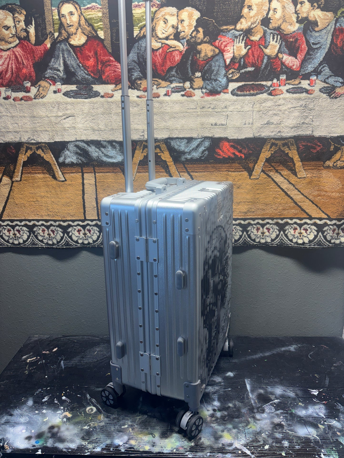 1of1 VEEZE 20in CARRY ON Skull Flame airbrush suitcase