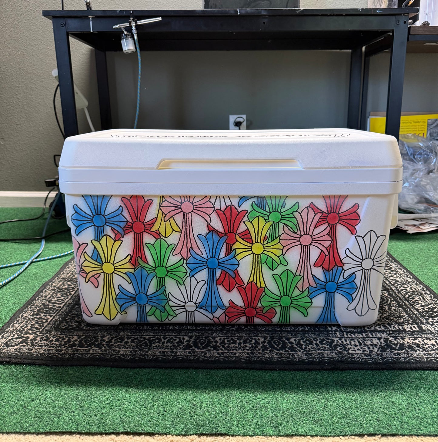 1OF1 Veeze airbrushed Cromehearts Cooler